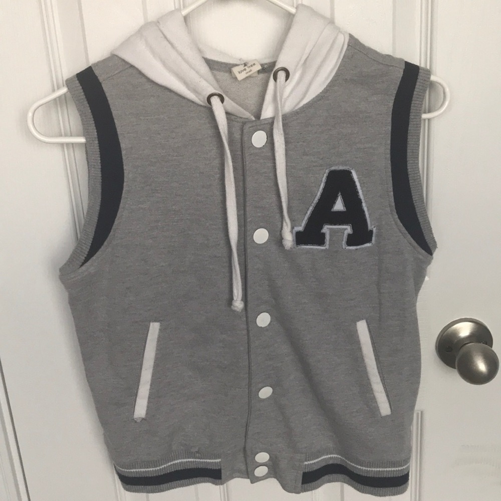Sleeveless hoodie